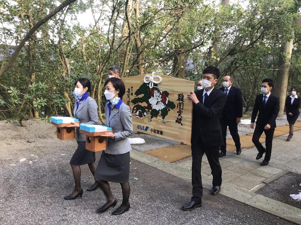 難関突破 特大絵馬を奉納しました