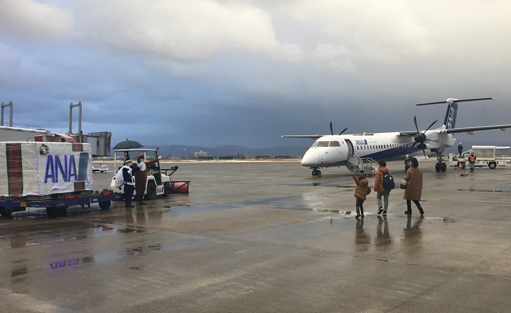小松空港でANAと共同クリスマスイベント開催しました