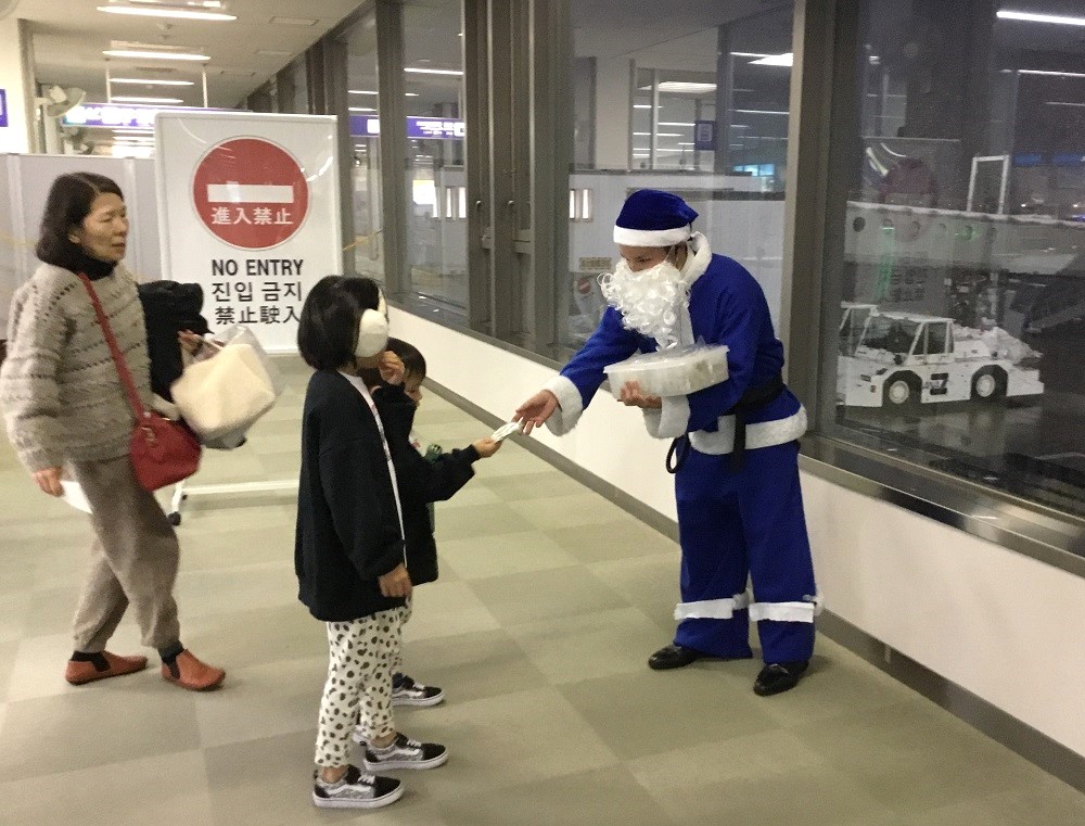 小松空港でANAと共同クリスマスイベント開催