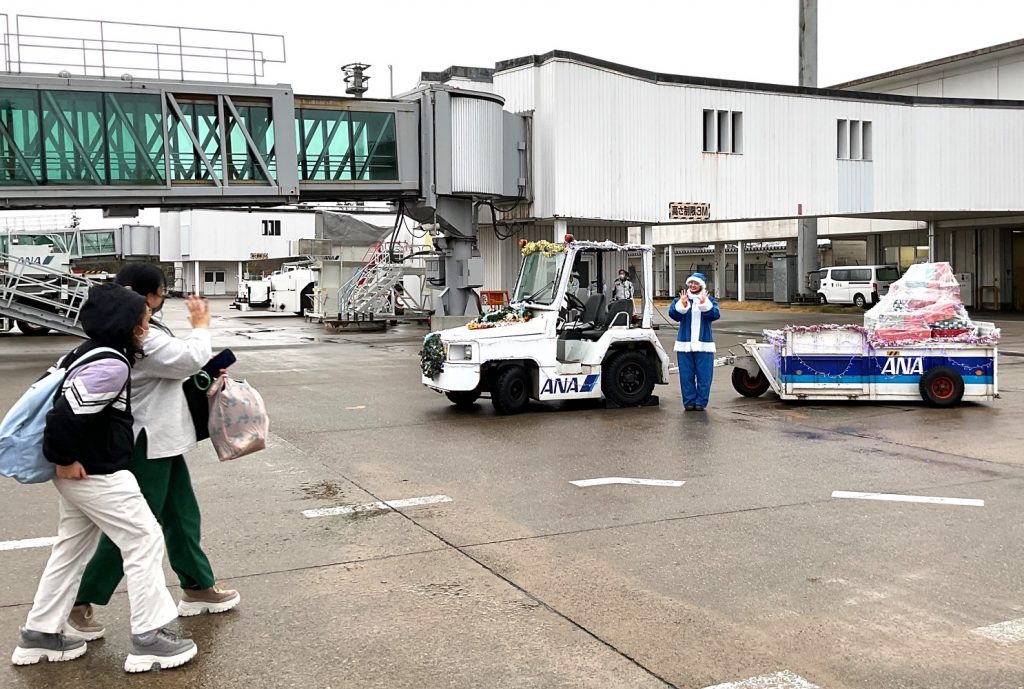 小松空港 ANAクリスマスイベントを開催
