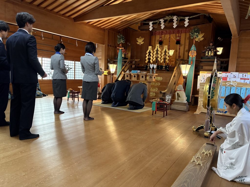 難関突破の特大絵馬を安宅住吉神社へ奉納